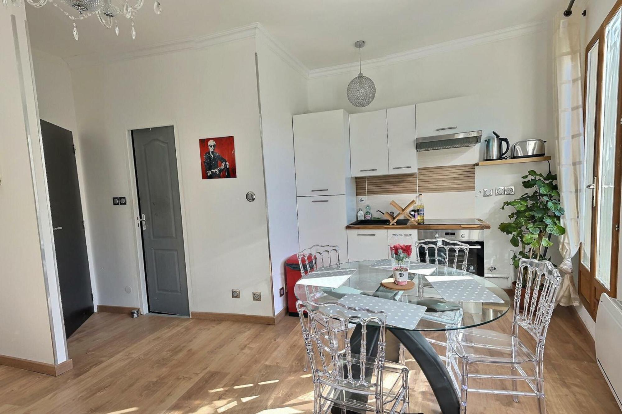 Appartement De Charme Avec Balcon Au Pied Des Commerces Béziers Exterior foto